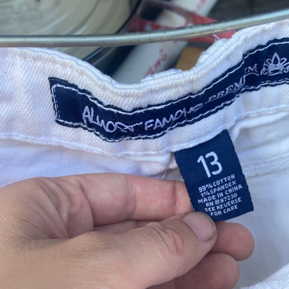 Almost Famous distressed jeans sz. 13 - Picture 5 of 5